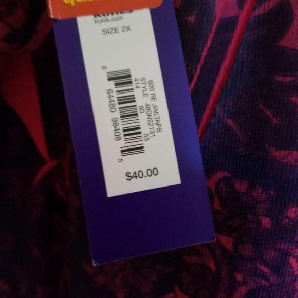 Pretty Red Top - Picture 3 of 4